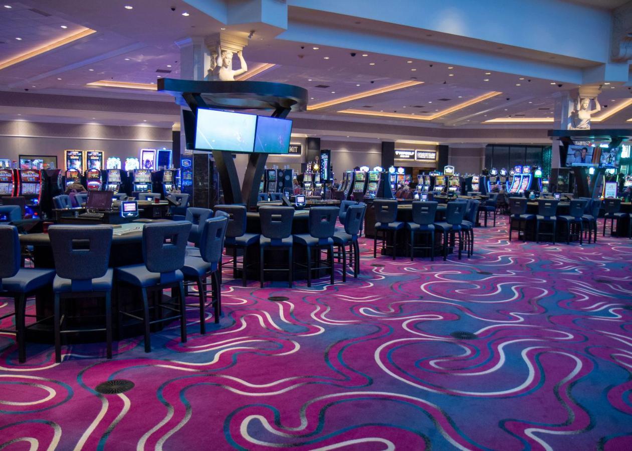 Riverside Casino & Golf Resort Екстериор снимка